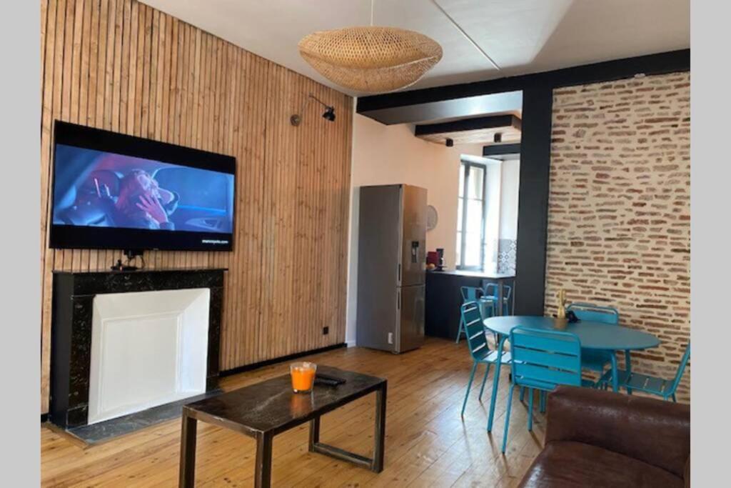 60 M2 Au Coeur Du Centre Ville Каор Экстерьер фото